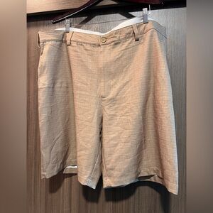 Men’s Reebok golf khaki patterned shorts, size 44